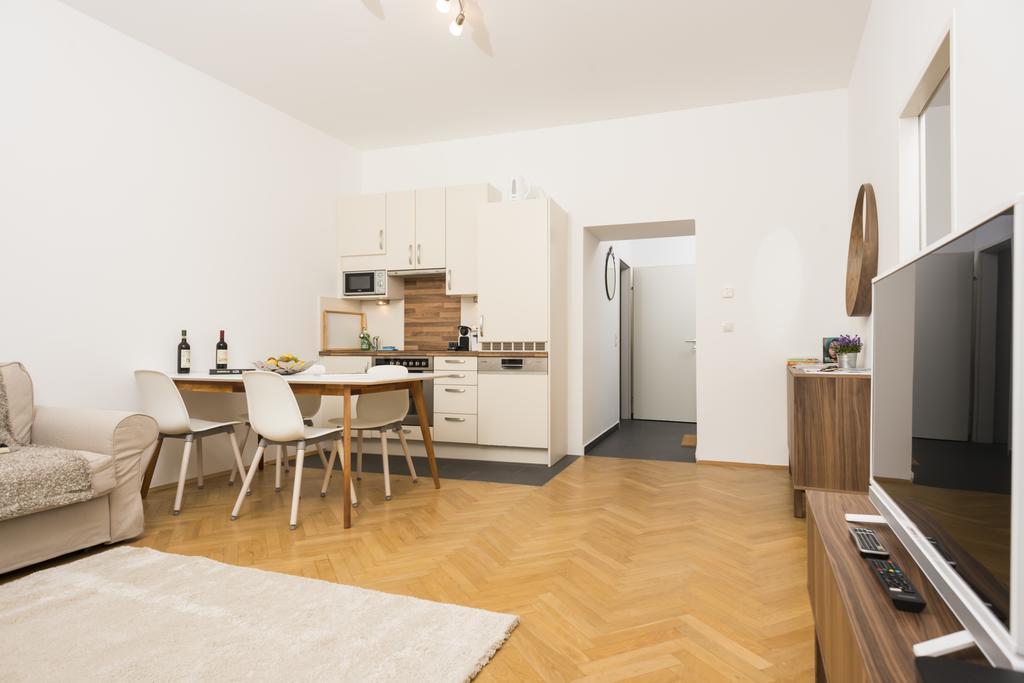 Apartment Garden Lounge Satzberg By Ichbucheat